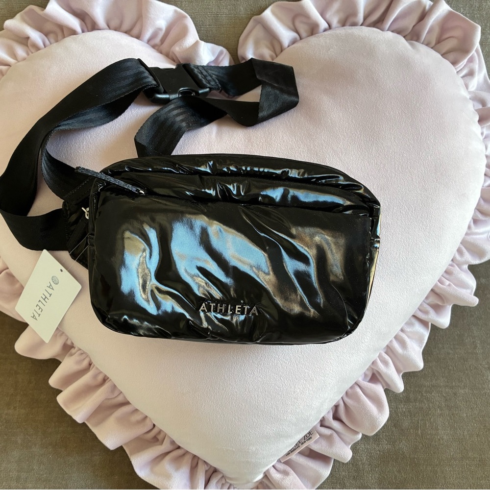 Athleta Bag NWT All About Shine Puff Large Belt Bag 🖤✔️